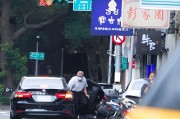 宿州台当局这个单位的公车，给了狗了